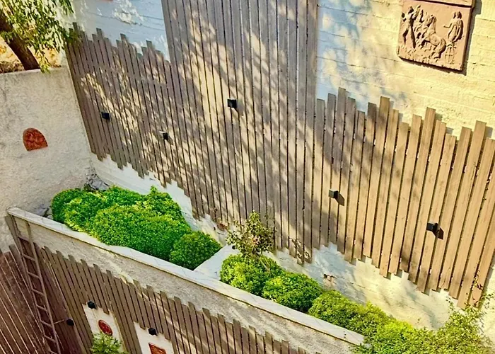 Nidimos Hotel